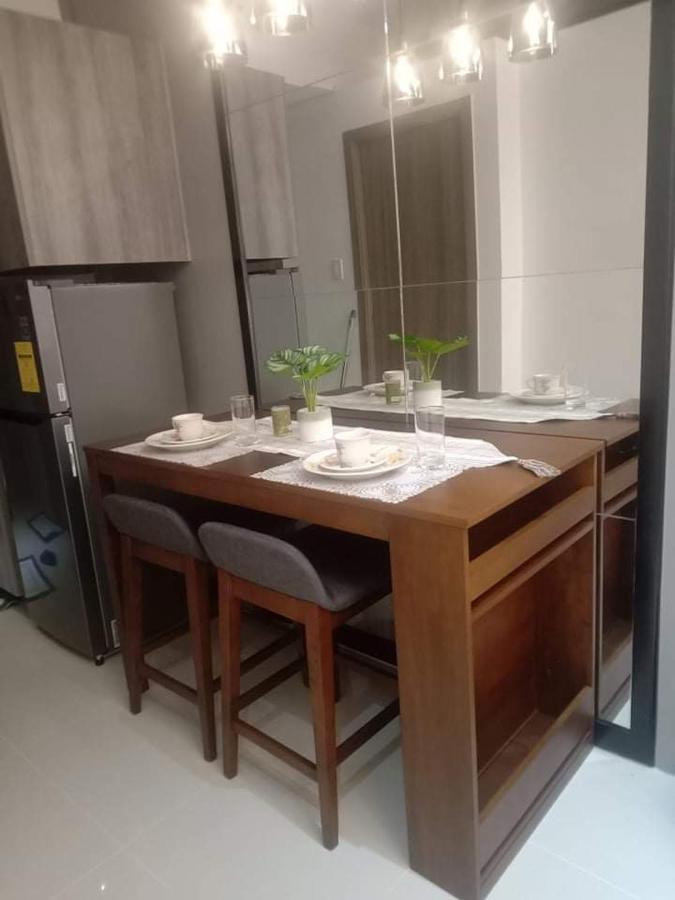 Mandaluyong Fame Residences T1 Family Suite 1507 מראה חיצוני תמונה